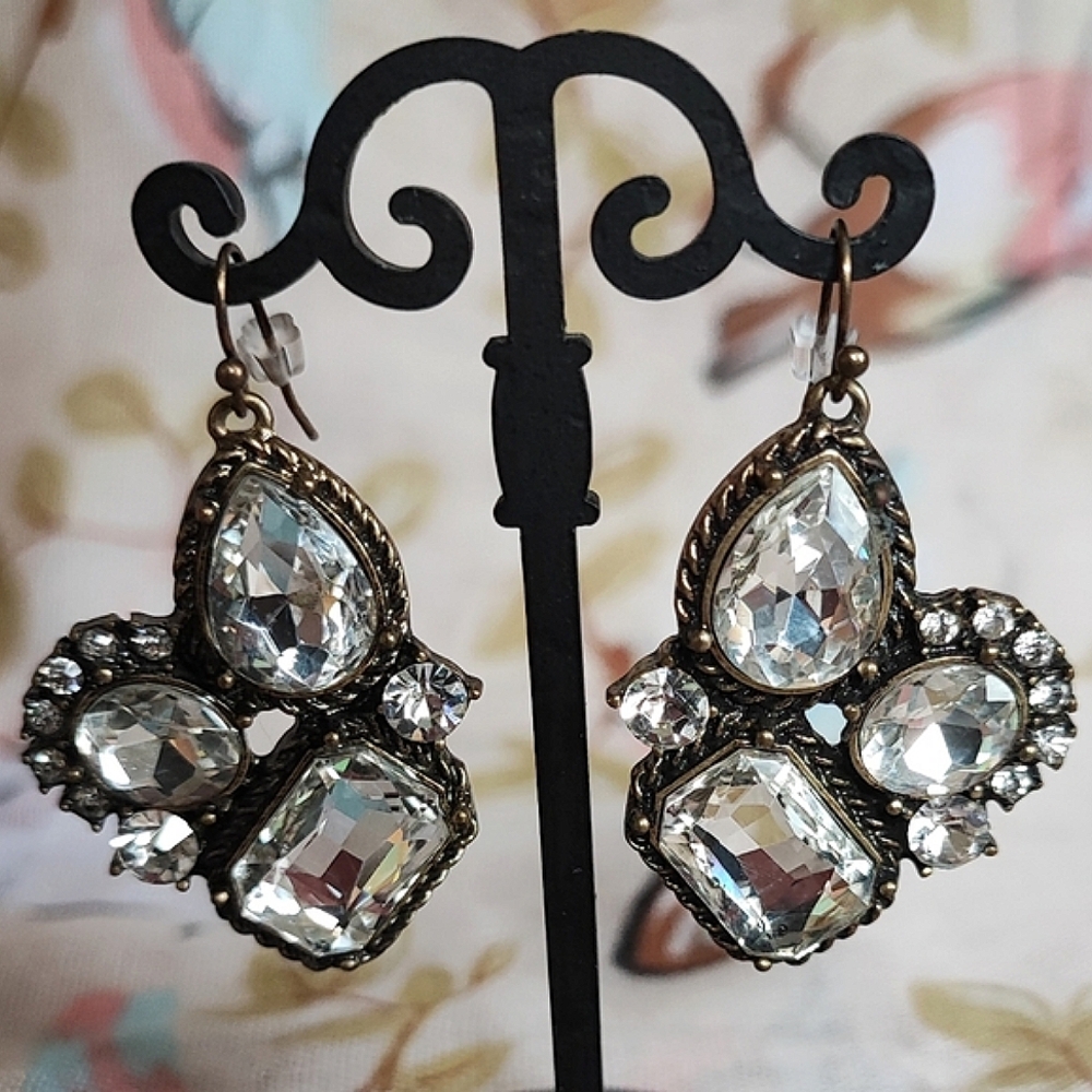 Brass Tone Crystal Clear Formal Chandelier BLING Bridal Jewelry Pierced Earrings - Picture 4 of 12